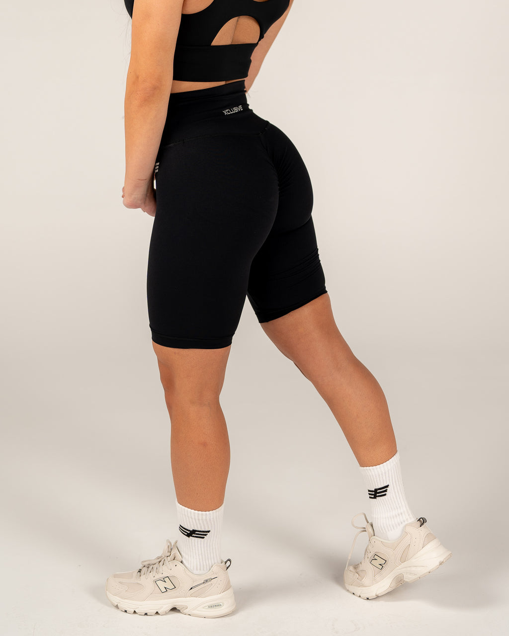 Women's Scrunch Bum Bike Shorts - Black