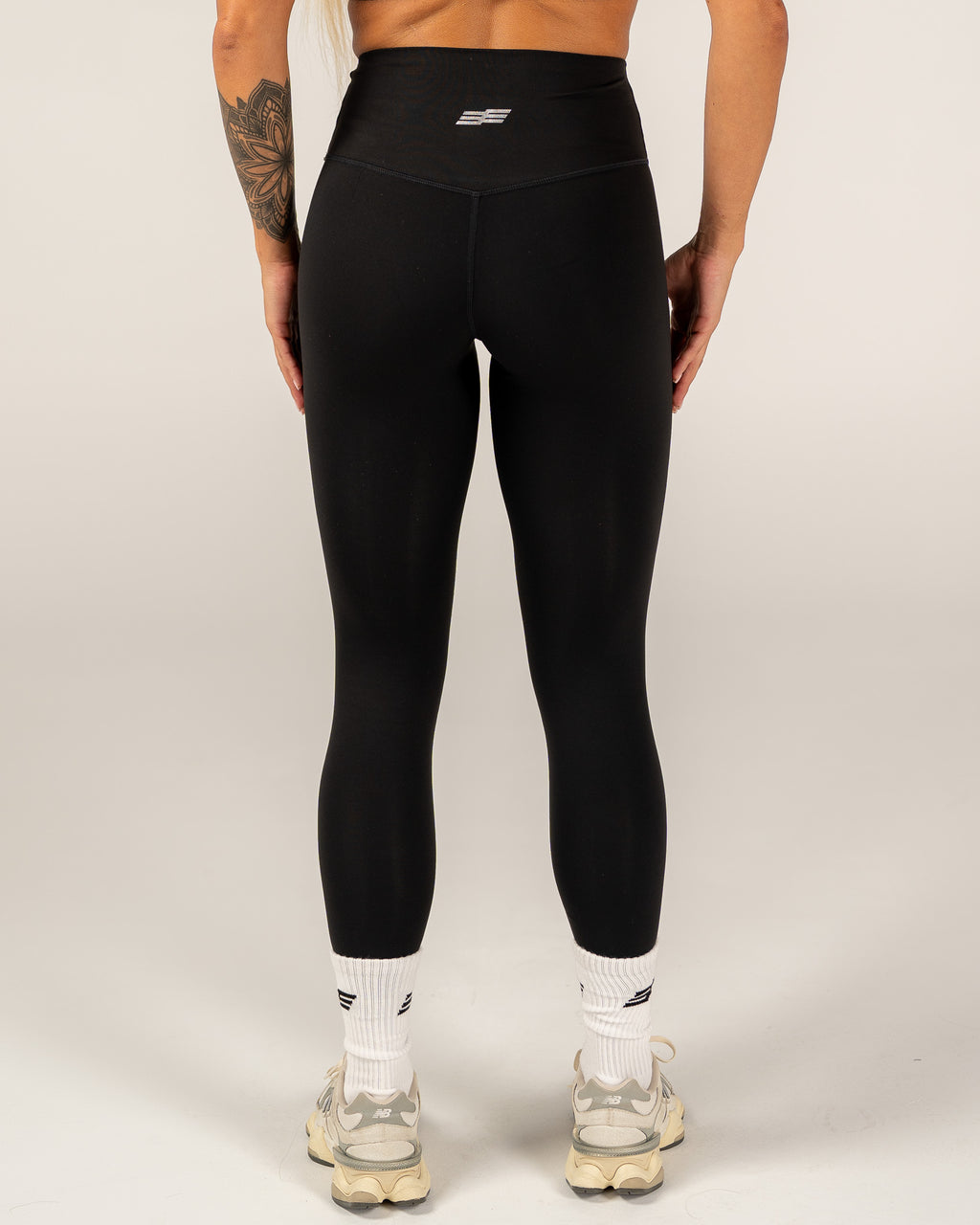 Women's Signature Leggings - Black/Silver