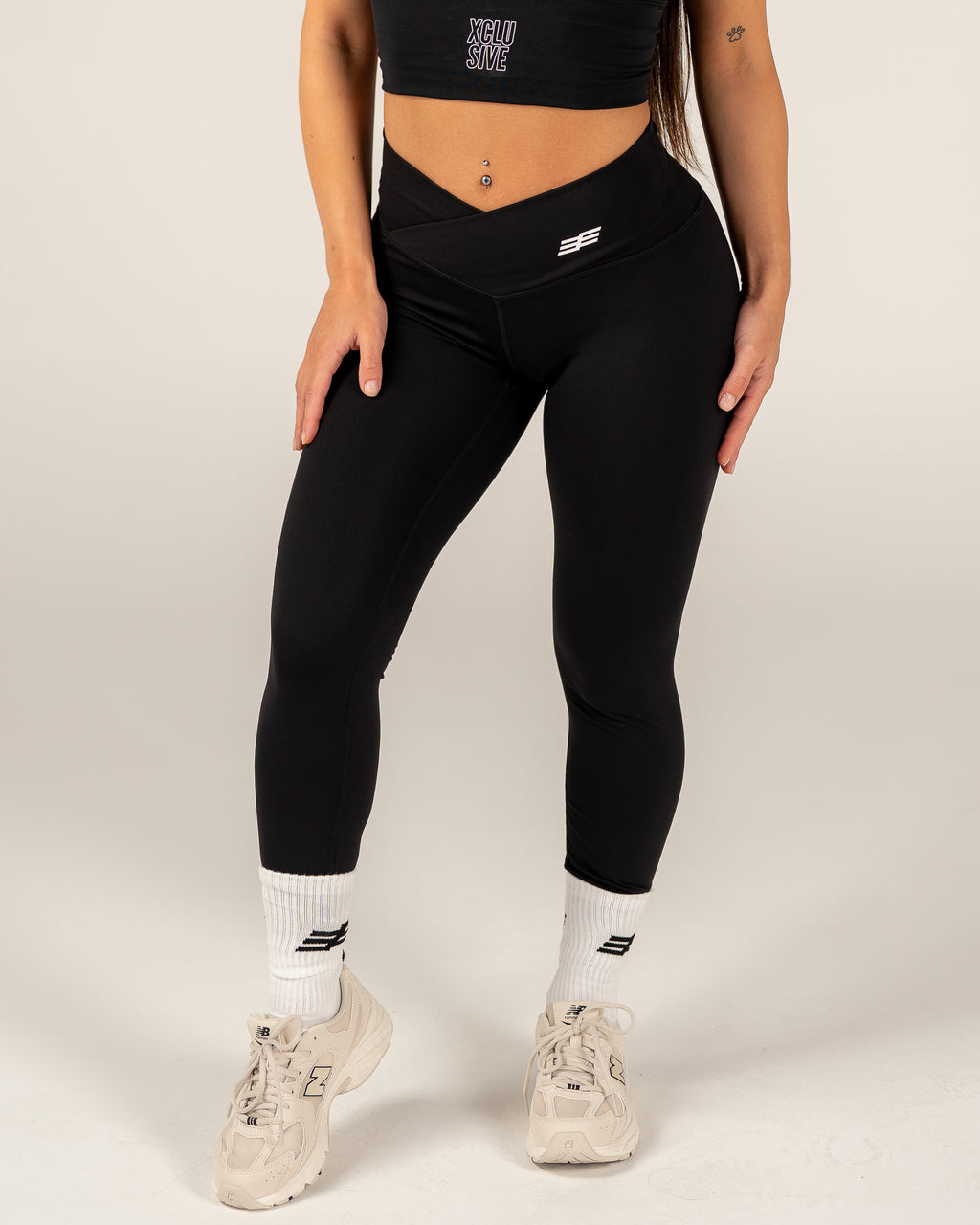 Women's Signature V-Line Leggings - Black