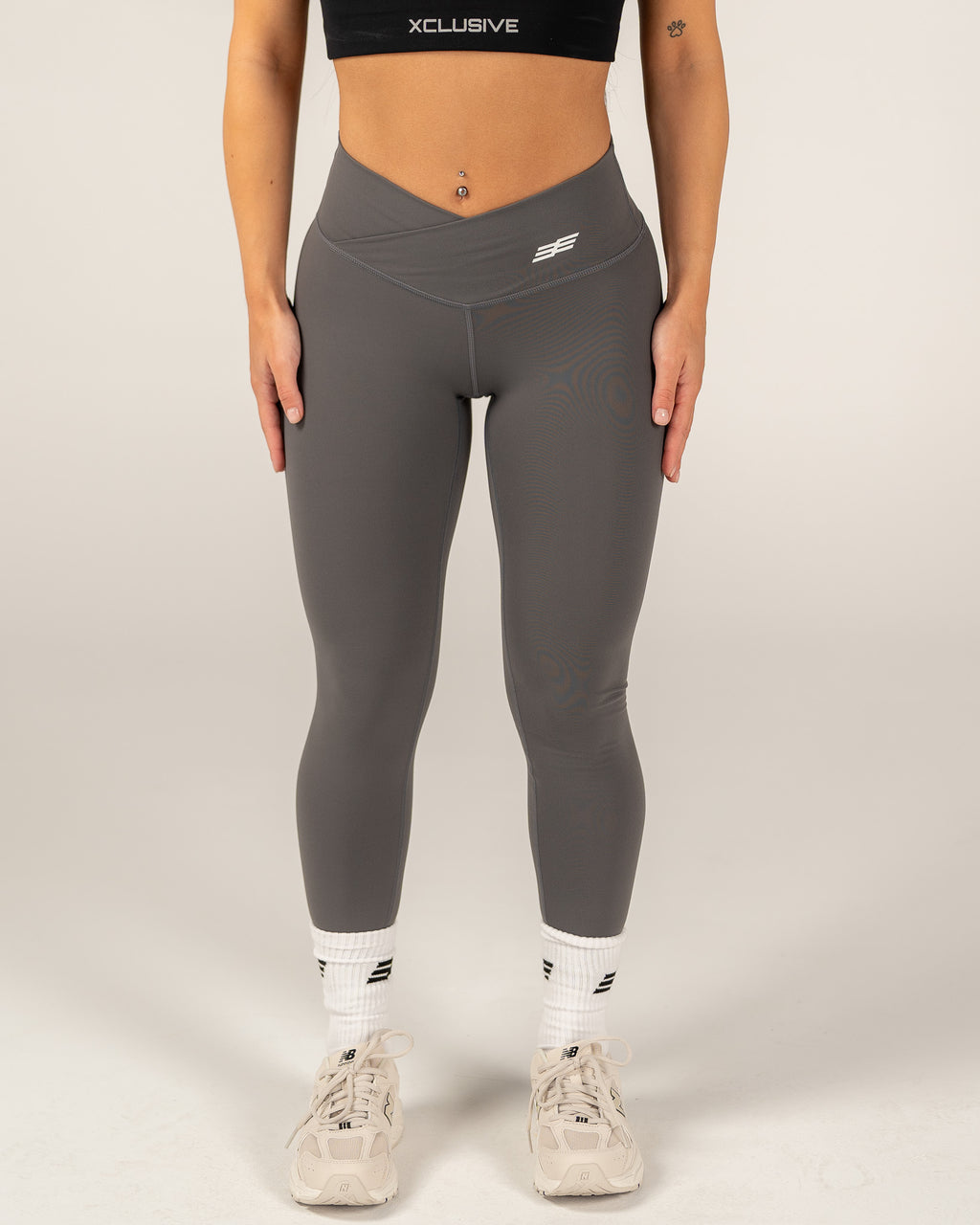 Women's Signature V-Line Leggings - Dark Grey