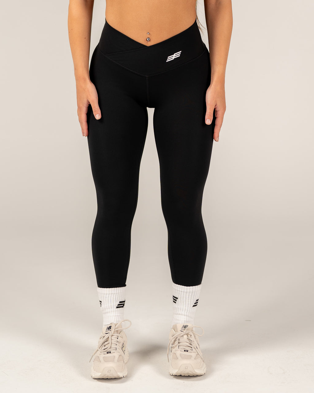 Women's Signature V-Line Leggings - Black