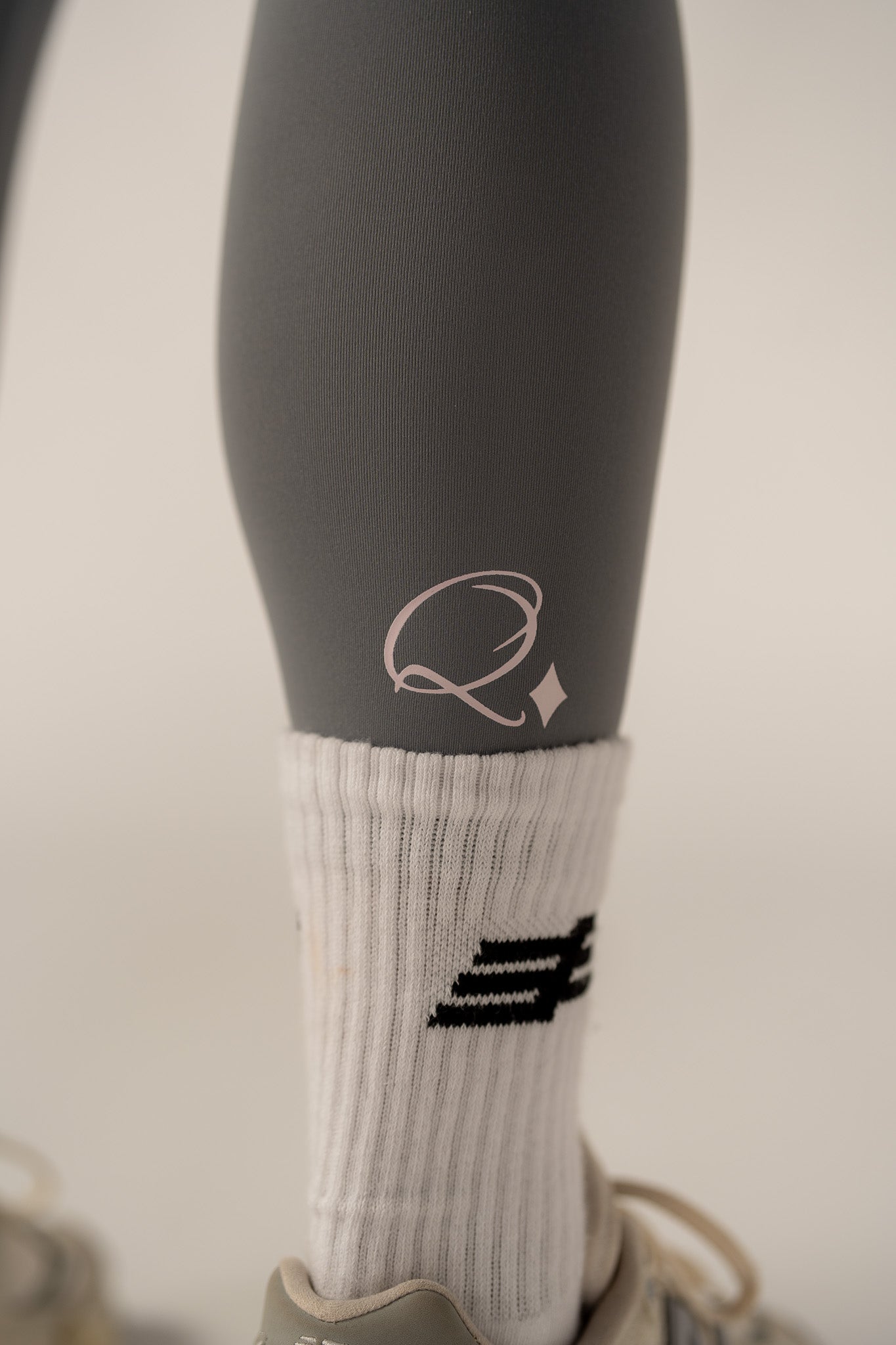 Women's Signature V-Line Leggings - Light Grey