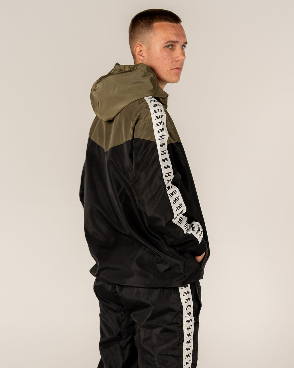 Men's Windbreaker - Black/Khaki Green